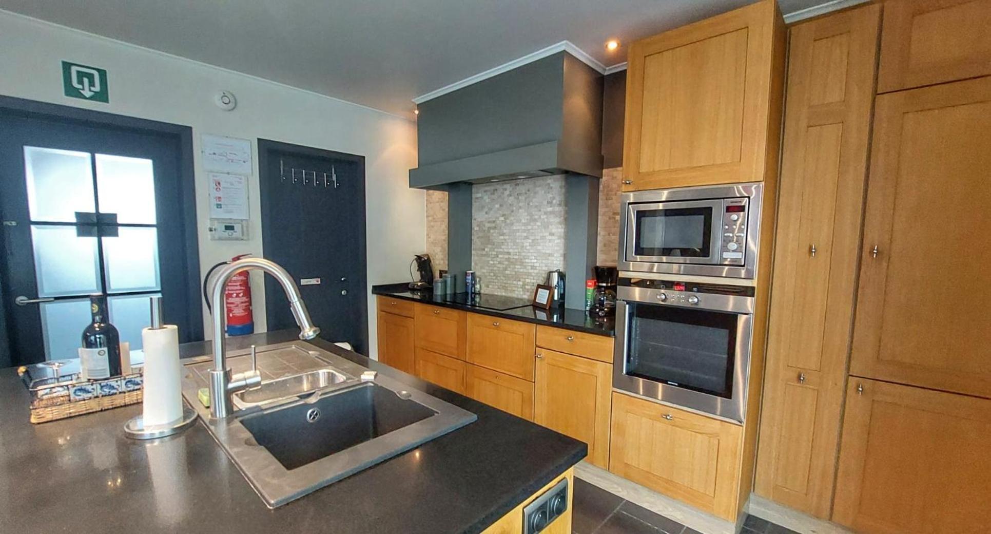 The White Door Apartment อาลสท์ ภายนอก รูปภาพ
